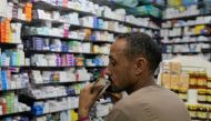 A customer waits for his medicine in a pharmacy in downtown Cairo, Egypt, November 17, 2016 (REUTERS / Mohamed Abd El Ghany) 