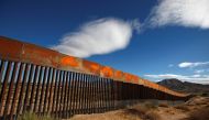 A general view shows a newly built section of the US Mexico border wall at Sunland Park, US, opposite the Mexican border city of Ciudad Juarez, Mexico, November 9, 2016 (REUTERS / Jose Luis Gonzalez) 