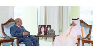 Prime Minister and Interior Minister H E Sheikh Abdullah bin Nasser bin Khalifa Al Thani met yesterday with Algerian Minister for Maghreb, African Union and Arab League Affairs, Abdelkader Messahel and his accompanying delegation. They reviewed bilateral 