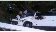 Rescuers work to free victims from inside the overturned bus in Anton, Cocle, Panama. / Twitter.