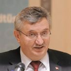 Fikret Özer