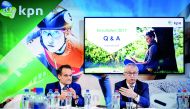 CEO of Dutch landline and mobile telecommunications company KPN, Eelco Blok (R) and CFO Jan Kees de Jager present the company's 2017 full results on January 31, 2018 in Amsterdam.  AFP / ANP / Robin van Lonkhuijsen
