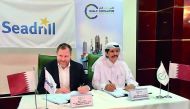 Mubarak A Al Hajri (right), GDI Chief Executive Officer, and Anton Dibowitz, Seadrill Chief Executive Officer, signing the cooperation agreement.