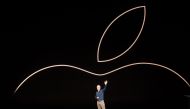 Apple CEO Tim Cook waves to the audience during an event on September 12, 2018, in Cupertino, California. (AFP / NOAH BERGER)