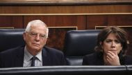 Spanish Foreign Minister Josep Borrell and Spain's Justice Minister Dolores Delgado attend a parliamentary session in Madrid, Spain, October 10, 2018. REUTERS/Susana Vera
 