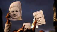 Supporters of WikiLeaks founder Julian Assange demonstrate in front of presidential palace regarding his Ecuadorian citizenship, in Quito, Ecuador, October 31, 2018, Reuters/Daniel Tapia