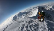  In this file photo taken on May 17, 2018, mountaineers make their way to the summit of Mount Everest, as they ascend on the south face from Nepal. / AFP / / Phunjo LAMA 
 