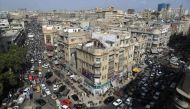 Vehicles are seen during a traffic jam in a commercial neighbourhood after the government eased a nationwide lockdown imposed as a preventive measure against the COVID-19 coronavirus, in Karachi on June 1, 2020. / AFP / Asif HASSAN

