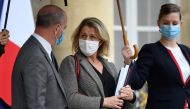 French Ecological Transition Minister Barbara Pompili (C) leaves after a weekly cabinet meeting at the Elysee Presidential Palace on September 28, 2020 in Paris. / AFP / Bertrand Guay 