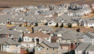FILE PHOTO: A view of a neighborhood in the town of Superior, Colorado, a Denver suburb February 27, 2006. REUTERS/Rick Wilking/File Photo
