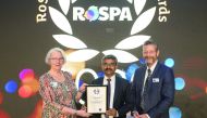 Galfar’s Corporate HSE Manager Venkatesan Kulandaivelu receiving award from RoSPA president Baroness Jolly and CEO Errol Taylor.
