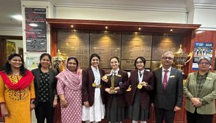 The winning team along with Birla’s officials.