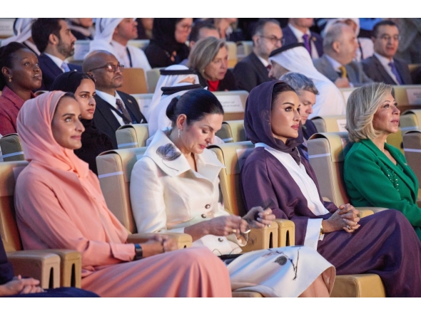 Chairperson of Qatar Foundation H H Sheikha Moza bint Nasser, Vice Chairperson of Qatar Foundation H E Sheikha Hind bint Hamad Al Thani, other dignitaries and participants during the opening of the WISE 12 Summit yesterday. RIGHT: Minister of Education and Higher Education H E Lolwah bint Rashid bin Mohammed Al Khater speaking during the summit. Pics: Rajan Vadakkemuriyil/The Peninsula