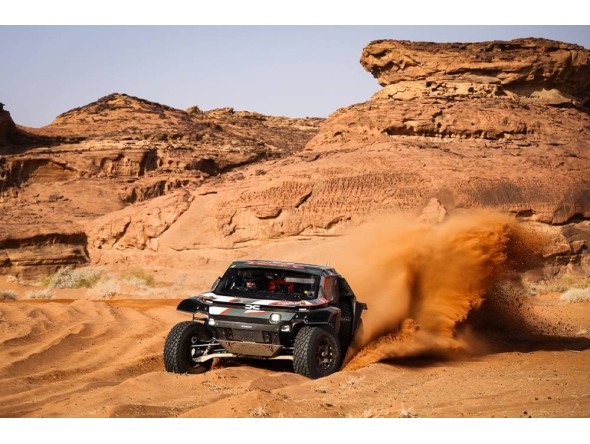 Qatar’s Nasser Al Attiyah and co-driver Fabian Lurquin of Belgium in their Dacia Sandrider during Stage 4 of the Dakar Rally 2026. PIC: DAKAR RALLY