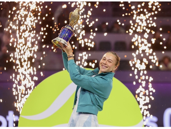 Amanda Anisimova won the Qatar TotalEnergies Open singles title last year, defeating Jelena Ostapenko.