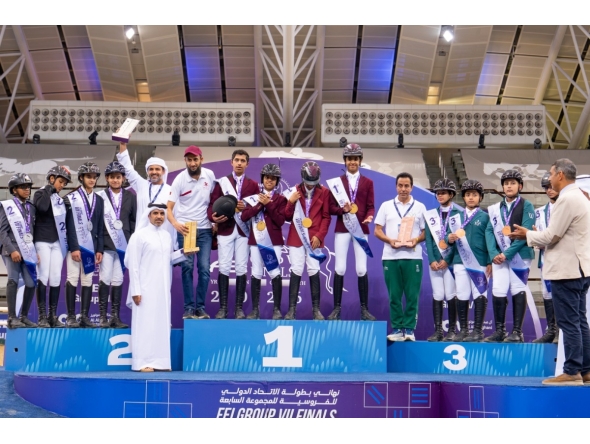 President of the Qatar Equestrian Federation Bader bin Mohammed Al-Darwish and President of FEI Regional Group VII Sultan Mohammed Al-Yahyai presented the trophies to winners of the CSISCH-A Children Team competition.