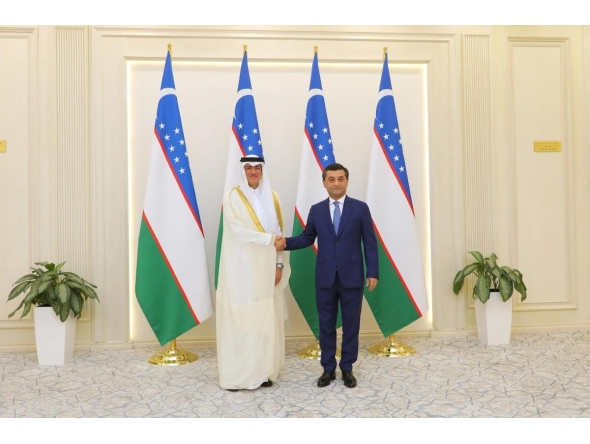 Minister of State for Foreign Trade, H E Dr. Ahmed bin Mohammed Al-Sayed with Minister of Foreign Affairs of Uzbekistan H E Bakhtiyor Saidov.