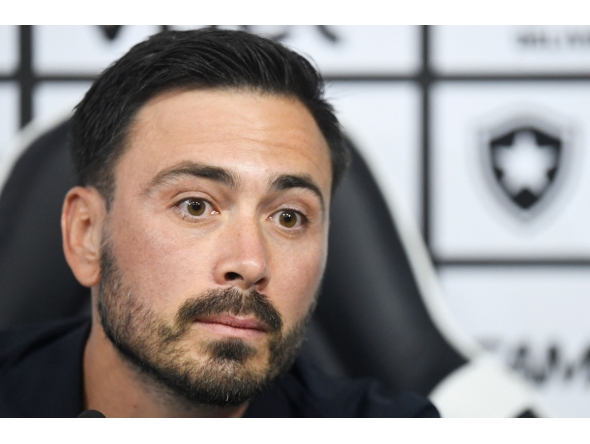 Davide Ancelotti looks on during his presentation as the new head coach of the Botafogo football club in Rio de Janeiro, Brazil on July 14, 2025. Photo by Daniel RAMALHO / AFP
