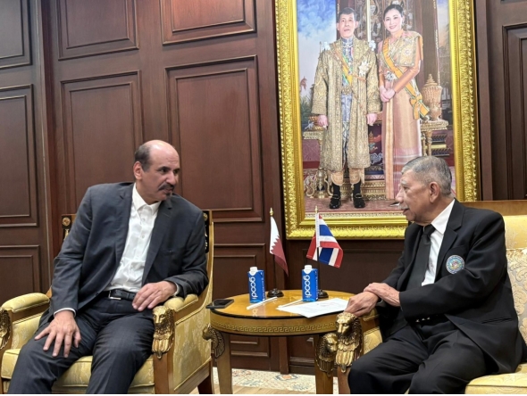 Officials from Qatar and Thailand during the meeting.