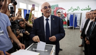 Head of Algeria's Islamist Movement of Society for Peace (MSP) Abdelaali Hassani Cherif casts his ballot during parliamentary elections in Algiers on July 2, 2026. (Photo by AFP)