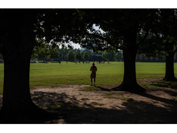 A man looks on at Centennial Park during an extreme-heat warning in Nashville, Tennessee. The heat wave, stretching from the Midwest to the East Coast, will affect as many as 90 million Americans. (Photo by Seth Herald /AFP)
