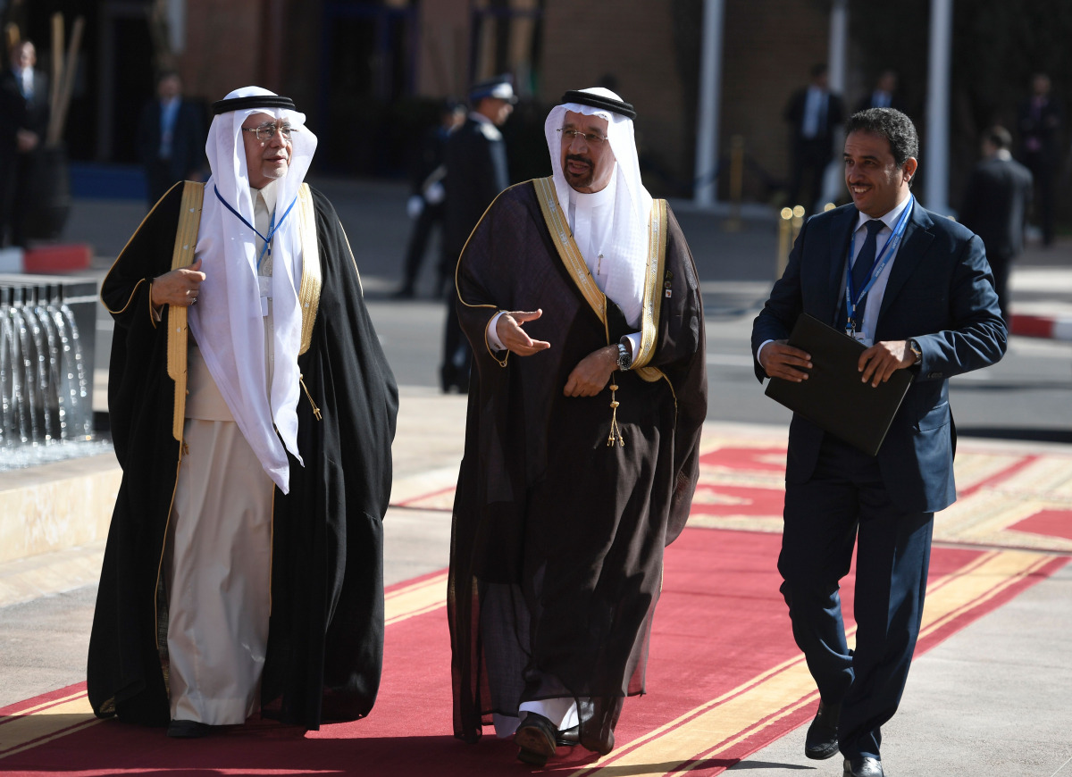 Saudi Minister of Energy, Industrial and Mineral Resources, Khalid al-Falih (C), arrives to attend the Africa Action Summit, on the sidelines of the COP22 Climate Change Conference, on November 16, 2016 in Marrakesh. (AFP / STEPHANE DE SAKUTIN) 