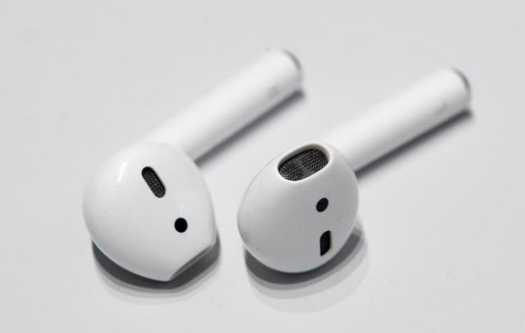 Apple AirPods are displayed during a media event in San Francisco, California, U.S. September 7, 2016. REUTERS/Beck Diefenbach/File Photo
