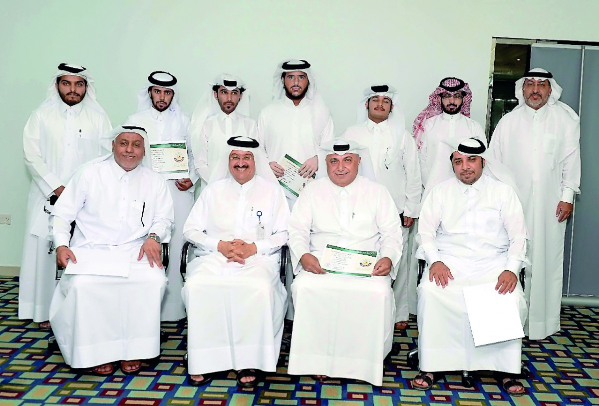 The staff of the Municipal and Environmental Studies Center of the Ministry of Municipality and Environment with the trainees during the honouring ceremony. 