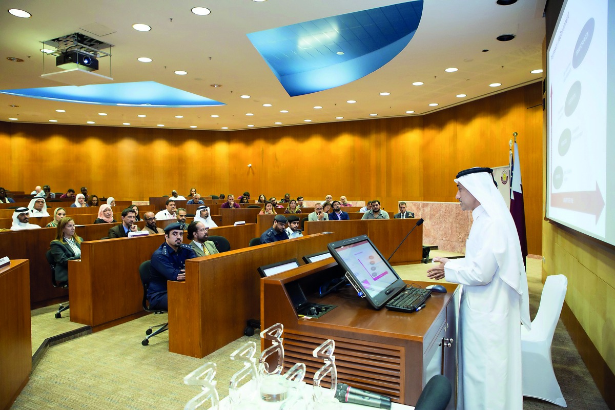 An expert speaks at the awareness workshop organised by the Ministry of Transport and Communications jointly with TAMUQ last week. 