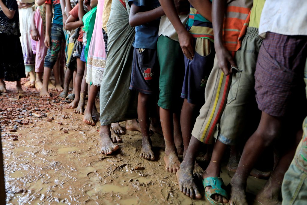 Rohingya refugees line up at registration center in Kutupalong refugees camp in Cox's Bazar, Bangladesh, October 20, 2017. REUTERS/ Zohra Bensemra 