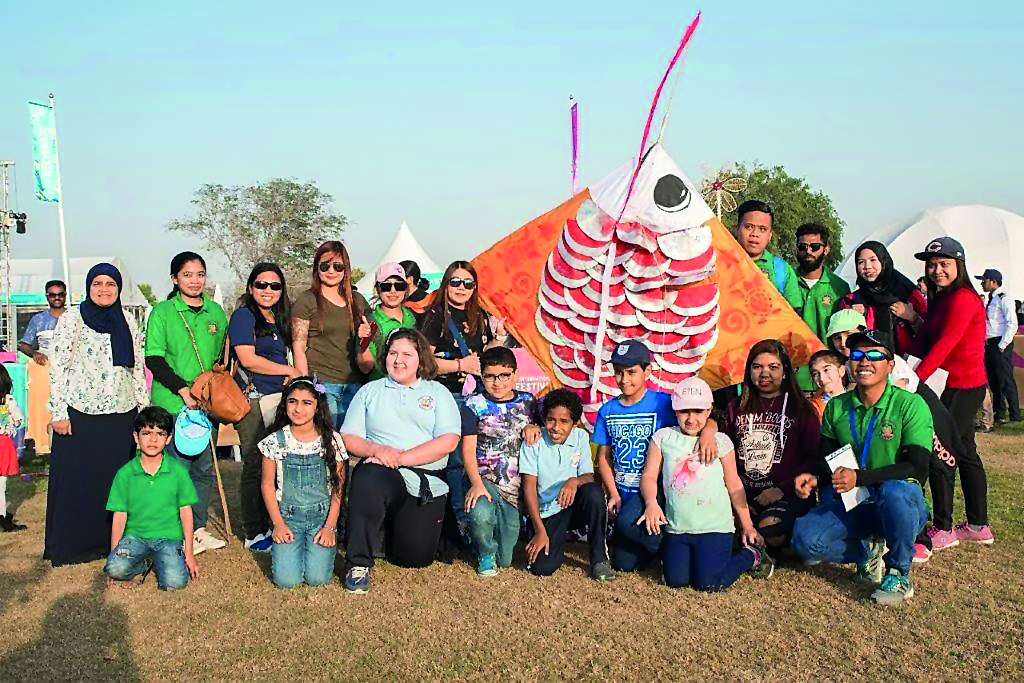 The Oscar Academy team who won the first prize in school category with their kite.