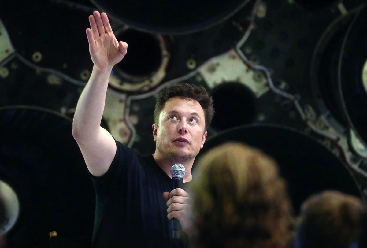 SpaceX CEO Elon Musk speaks at a press conference at SpaceX headquarters where he announced the Japanese billionaire chosen by the company to fly around the moon, on September 17, 2018 in Hawthorne, California.  Mario Tama/Getty Images/AFP