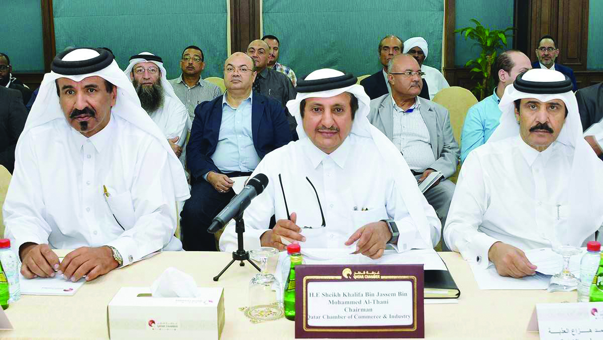 Sheikh Khalifa bin Jassim Al Thani (centre), Chairman, Qatar Chamber, and Mohammed bin Ahmed bin Towar Al Kuwari (left), Vice-Chairman, QC, with other officials during the meeting with visiting Pakistani trade delegation at QC premises yesterday.