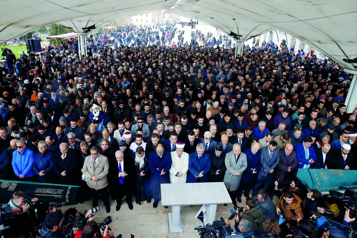 People attend a symbolic funeral prayer for Saudi journalist Jamal Khashoggi at the courtyard of Fatih mosque in Istanbul, Turkey November 16, 2018. Reuters/Huseyin Aldemir