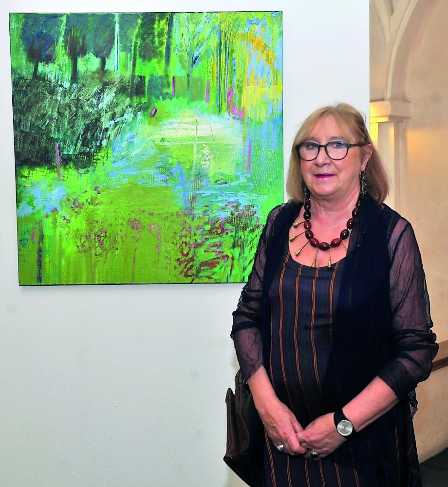 In her long career as a professional artist, Nadine Fievet boasts over 60 solo exhibitions and 130 group shows in her native country Belgium and other parts of the world such as France, Switzerland, Japan, Singapore, the Netherlands, Portugal, Morocco, Ho