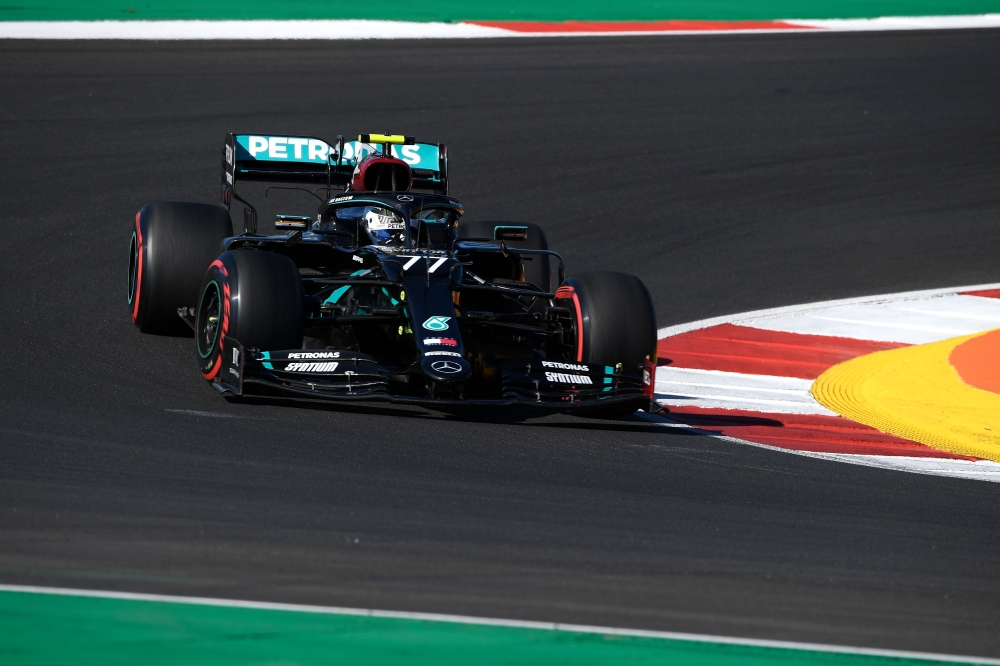 Mercedes' Finnish driver Valtteri Bottas drives during the third practice session at the Autodromo Internacional do Algarve on October 24, 2020 in Portimao ahead of the Portuguese Formula One Grand Prix. / AFP / POOL / JORGE GUERRERO