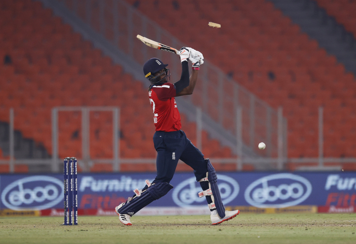 Cricket - Fourth Twenty20 International - India v England - Narendra Modi Stadium, Ahmedabad, India - March 18, 2021 The bat of England's Jofra Archer breaks as he plays a shot REUTERS/Danish Siddiqui
