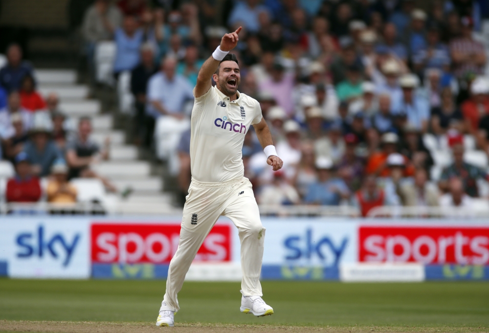 Cricket - First Test - England v India - Trent Bridge, Nottingham, Britain - August 5, 2021 England's James Anderson celebrates taking the wicket of India's Virat Kohli Action Images via Reuters/Paul Childs
