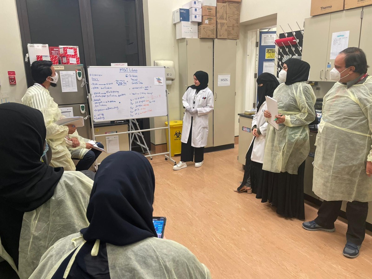 Students and officials attending the workshop.