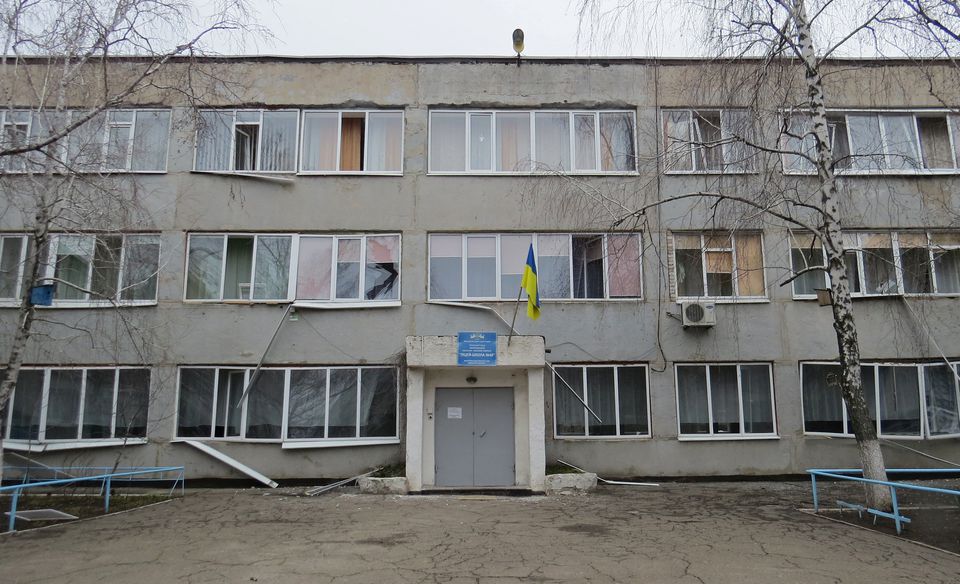 A view shows a school building, which locals said was damaged by recent shelling, in Mariupol, Ukraine February 26, 2022. Reuters/Nikolay Ryabchenko