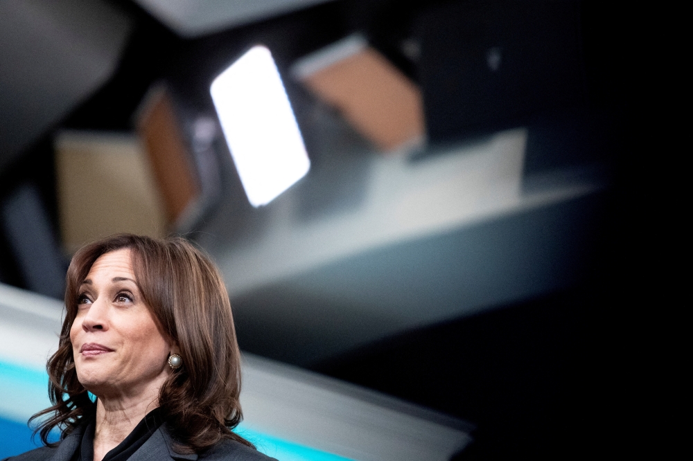U.S. Vice President Kamala Harris delivers remarks at the White House in Washington, U.S., March 15, 2022. REUTERS/Tom Brenner/File Photo