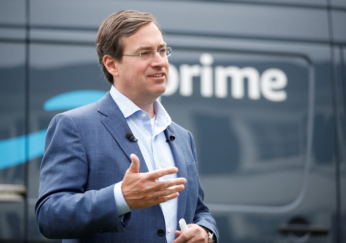 FILE PHOTO: Dave Clark, Amazon's senior vice president of worldwide operations, speaks during a press conference in Seattle, Washington, U.S., June 27, 2018. REUTERS/Lindsey Wasson/File Photo
