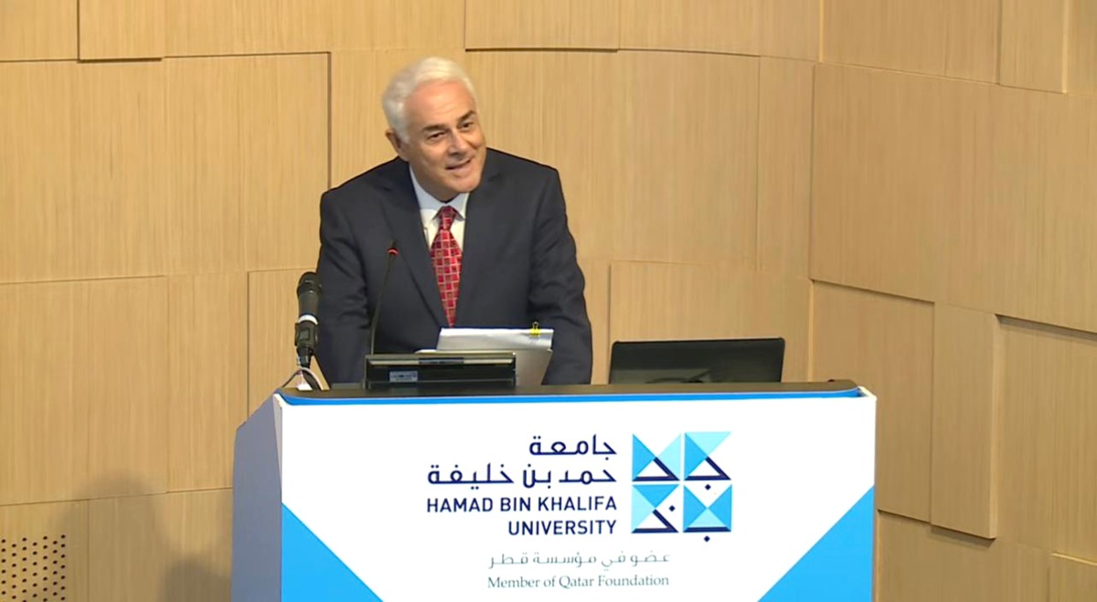 Dr. Wael Hallaq delivering the Dean's Foresight Lecture at CIS-HBKU.