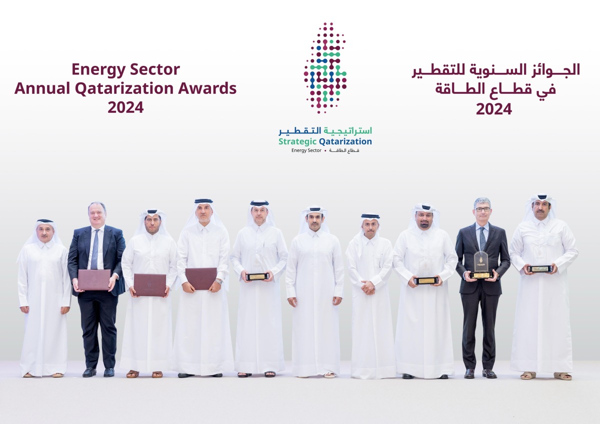 Minister of State for Energy Affairs, H E Saad Sherida Al-Kaabi pose for a group photo with senior officials during the meeting.