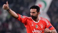 Juventus' goalkeeper from Italy Gianluigi Buffon greets fans at the end of the UEFA Champions League Group D football match Juventus Barcelona on November 22, 2017 at the Juventus stadium in Turin. AFP / Federico TARDITO

