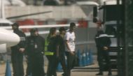 Paris Saint-Germain's Brazilian forward Neymar is pictured as he disembarks a private jet on the tarmac of Le Bourget airport near Paris on May 4, 2018.  AFP / CHRISTOPHE SIMON
