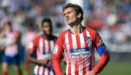 Atletico Madrid's French forward Antoine Griezmann gestures during the Spanish league football match between Club Deportivo Leganes SAD and Club Atletico de Madrid at the Estadio Municipal Butarque in Leganes on November 3, 2018. / AFP / OSCAR DEL POZO