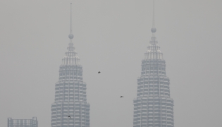 Petronas Twin Towers shrouded in haze. Representational file photo. Reuters.