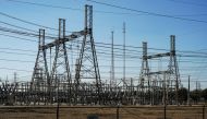 FILE PHOTO: An electrical substation is seen after winter weather caused electricity blackouts in Houston, Texas, U.S. February 20, 2021. REUTERS/Go Nakamura/File Photo
