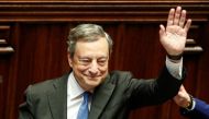 Italy's Prime Minister Mario Draghi waves as he leaves after addressing the lower house of parliament, in Rome, Italy, July 21, 2022. (REUTERS/Remo Casilli)